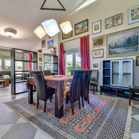 Sierra Villa *